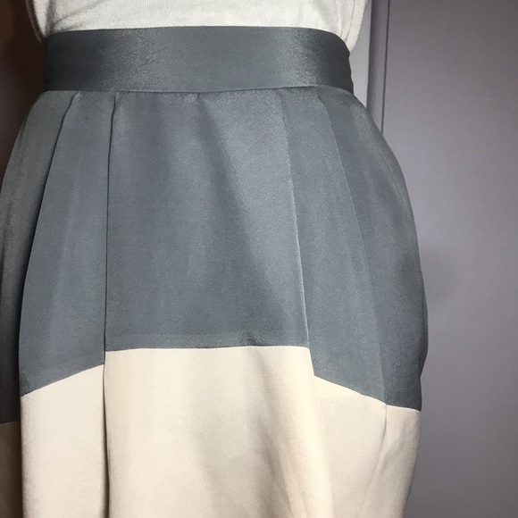 BCBG Silk Cute Summer Skirt - Picture 7 of 8